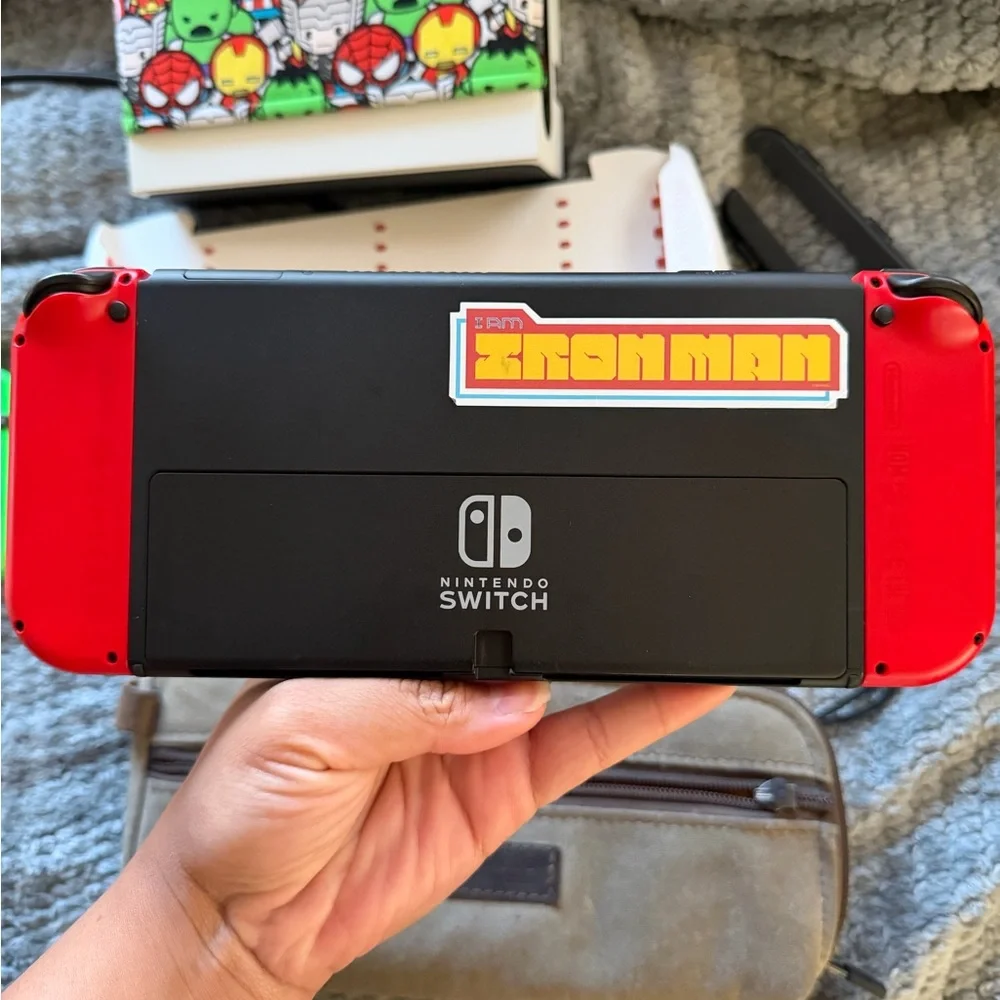 Nintendo Switch OLED Bundle 4 Joy-con sets + 5 Games and 13 xtra gamesDownloaded